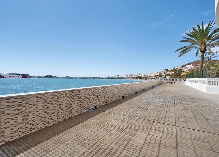 Cristianmar Frontline Sea View Appartement